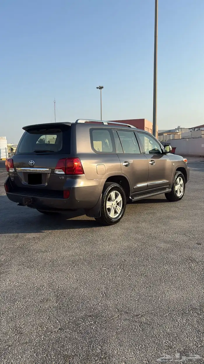 لاندكروزر GXR 6