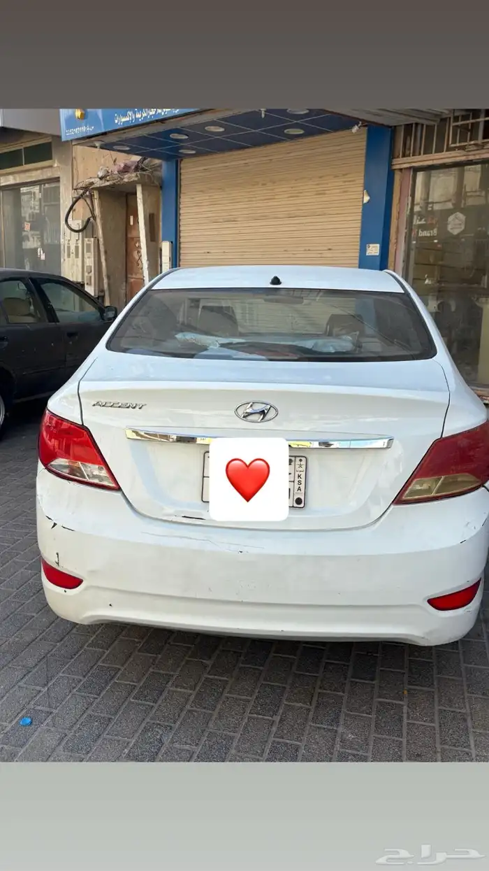 للبيع اكسنت المالك الأول ممشي سياره160 ألف فيها صقعات 3