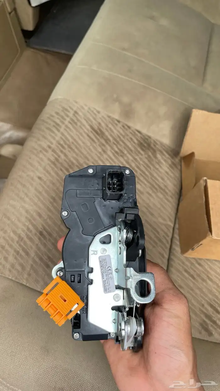 قفل باب تاهو خلفي ايمن 2