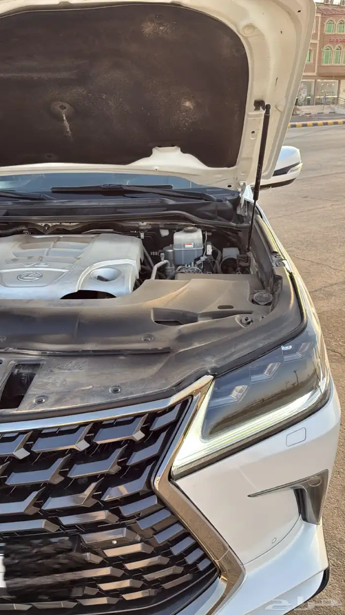 لكزس 2019 LX بلاك ايدشن 570 30