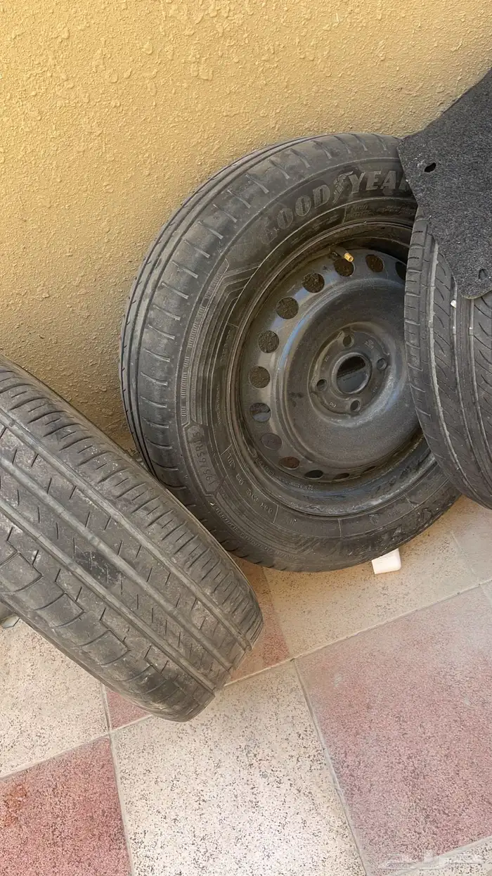 طيس ياريس وجنوط حديد وكفرات 2