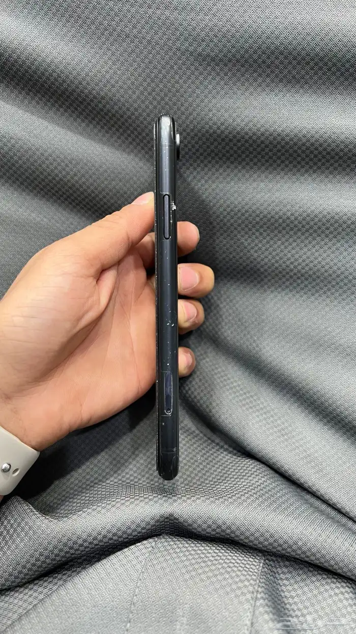 ايفون اكس ار نظيف 3