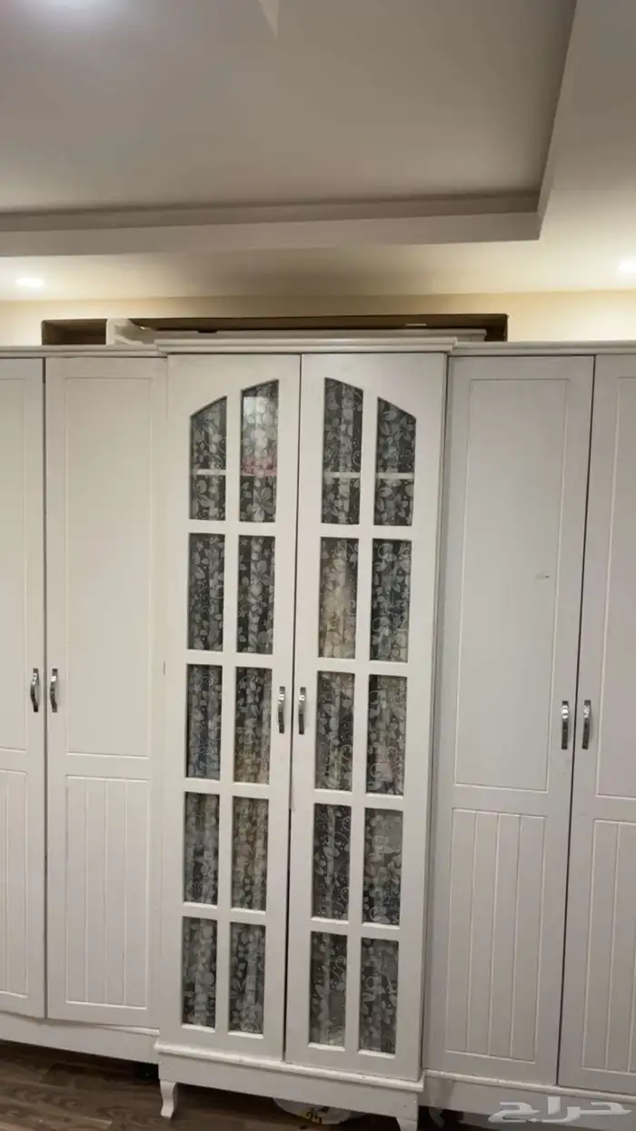 دولاب ملابس 1