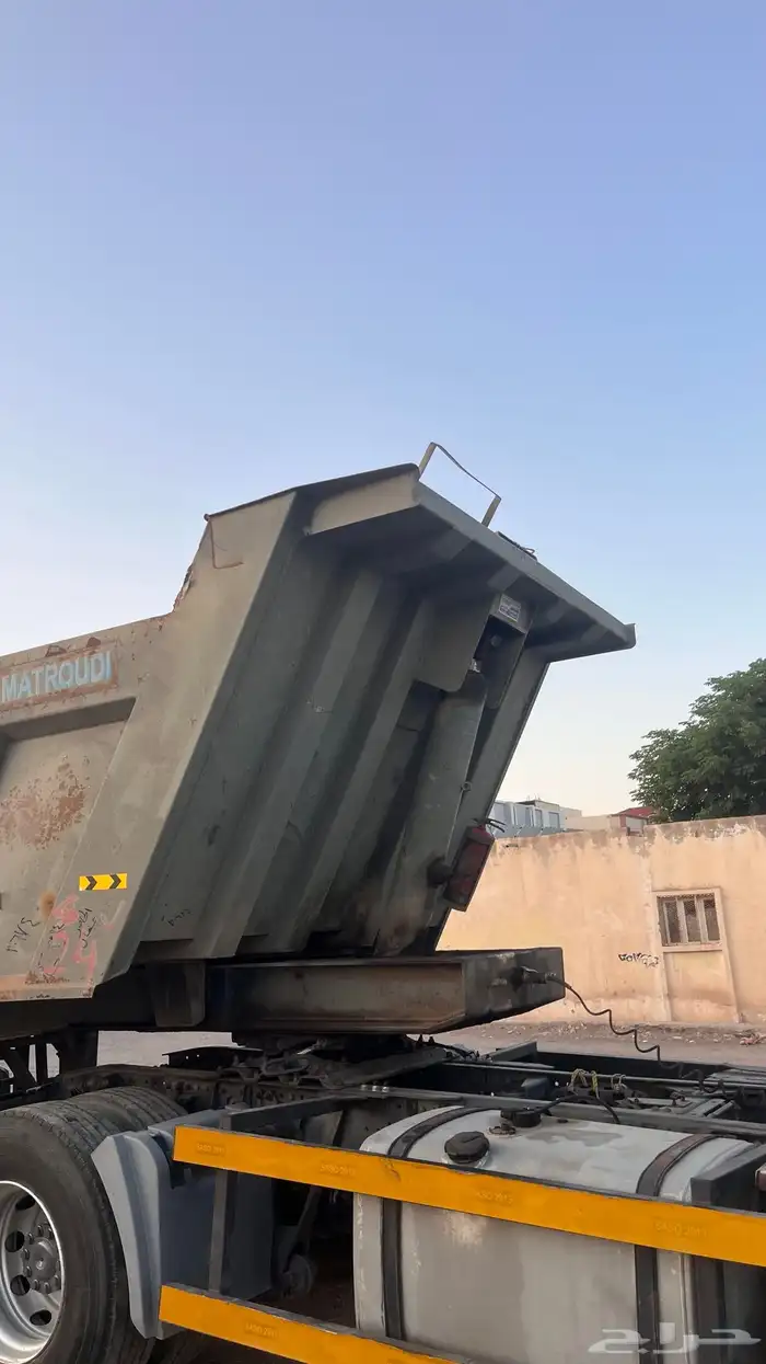 للبيع صندوق قلاب 24 متر 7