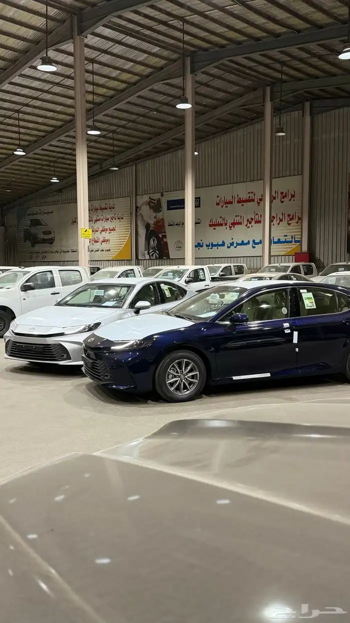 تويوتا كامري E بنزين 2025 وارد الوكيل كحلي 13