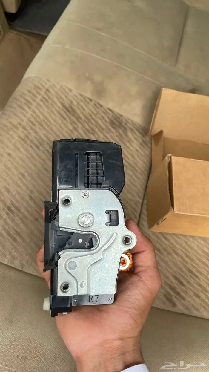 قفل باب تاهو خلفي ايمن 0