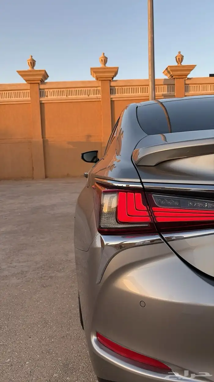 لكزس 350 ES 8