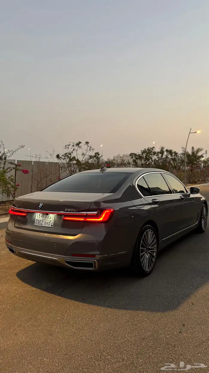 بي ام 2022 ( 750 ) 6