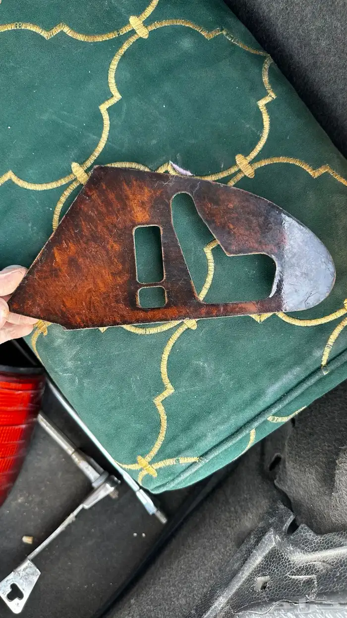 مرسيدس 560 و شبح 8