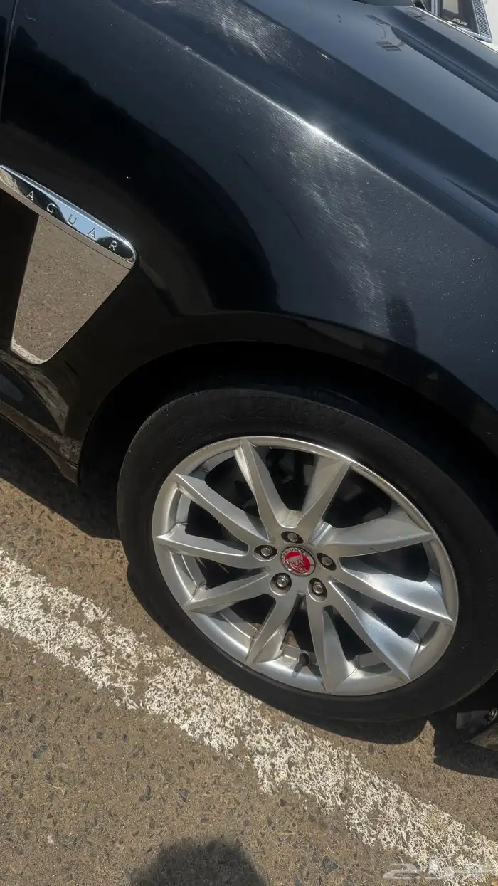 Jaguar 2014 XF perfect condition 19