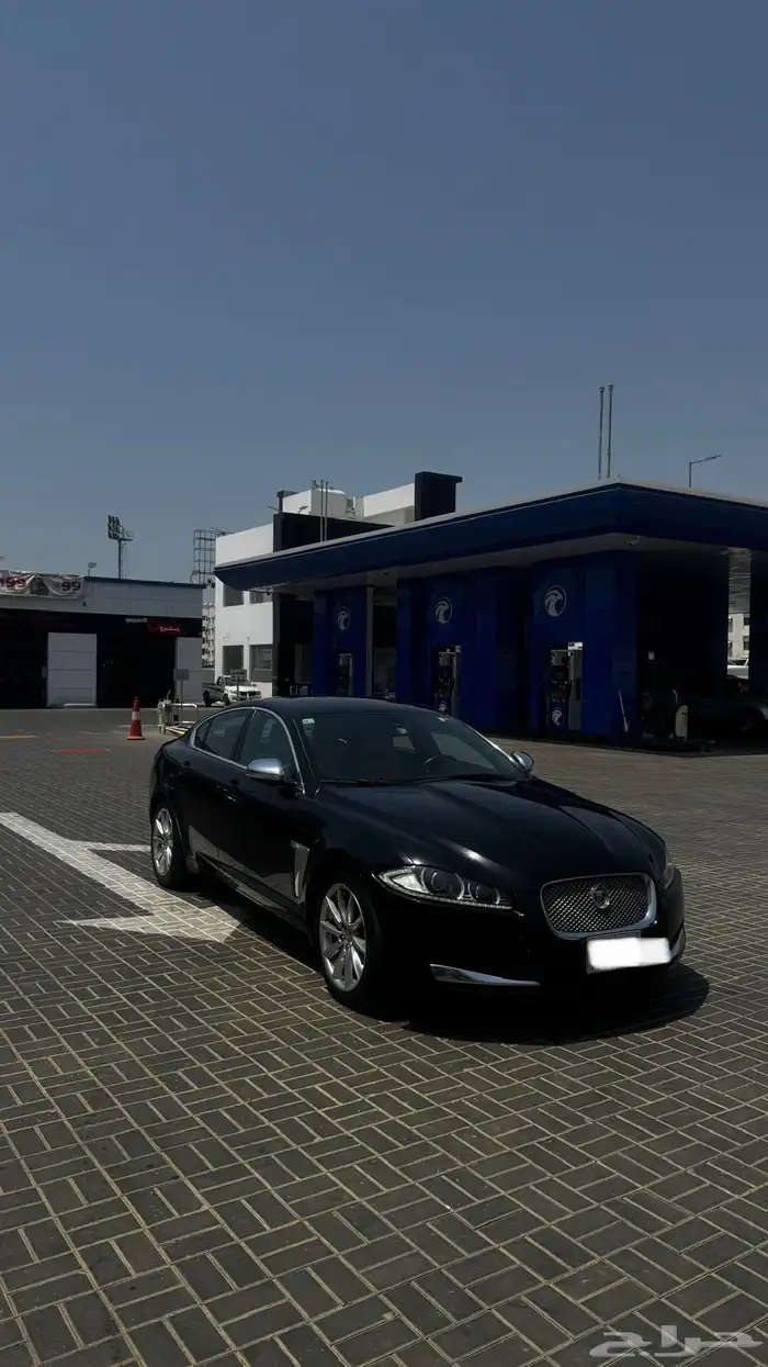 Jaguar 2014 XF perfect condition 3