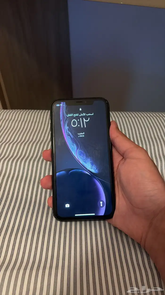 ايفون XR اسود 128 جيجا 0