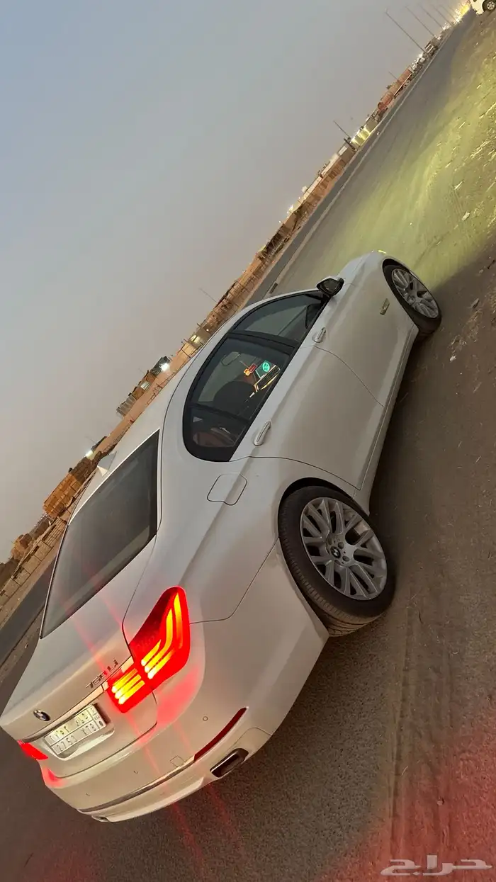 بي ام دبليو 750li توين تيربو 0