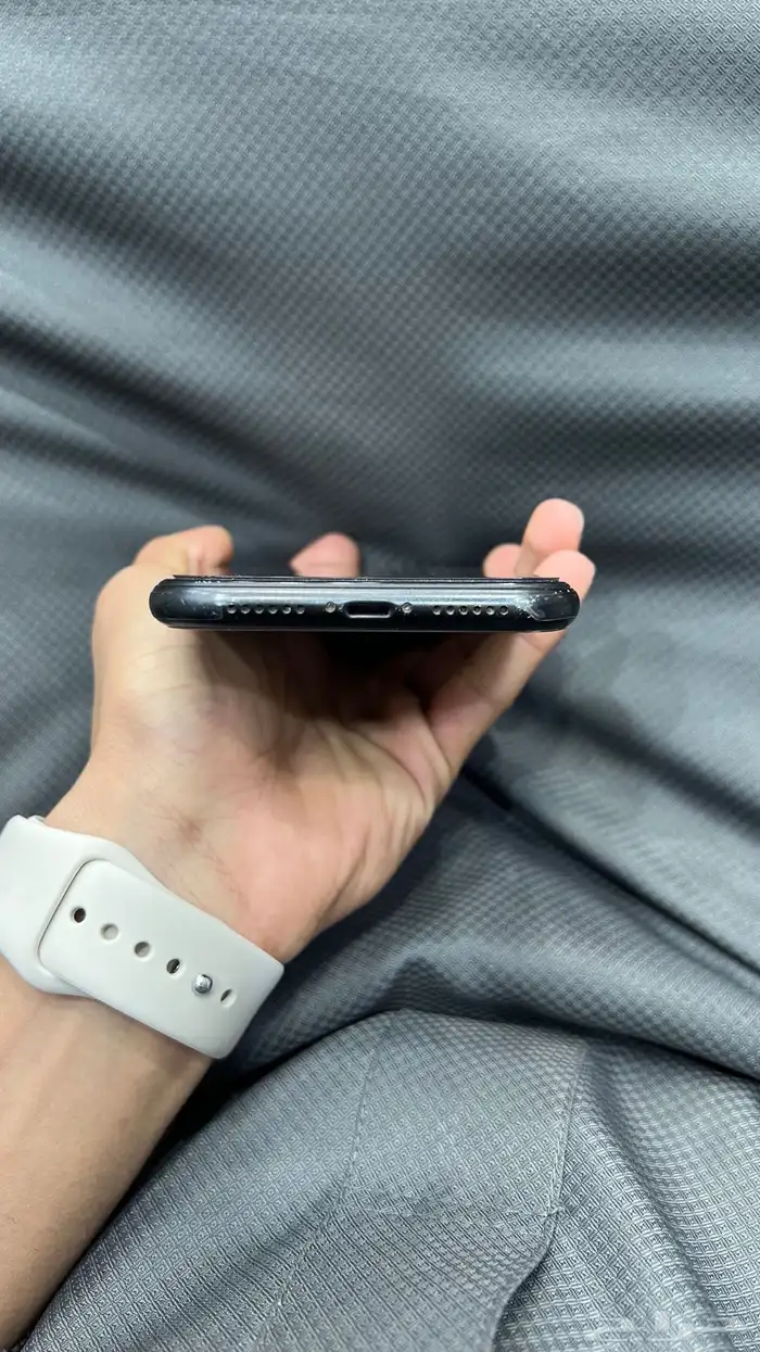 ايفون اكس ار نظيف 1