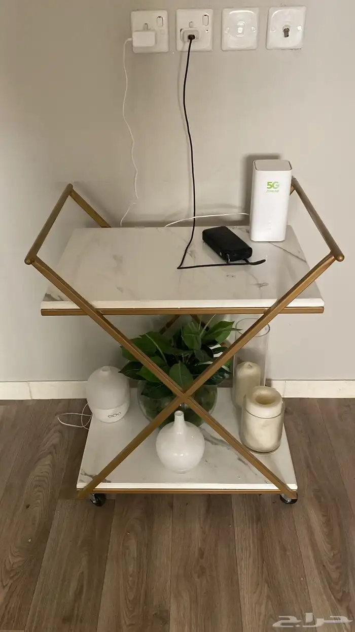 ماكينه قهوه وطاوله ومكنسه 1