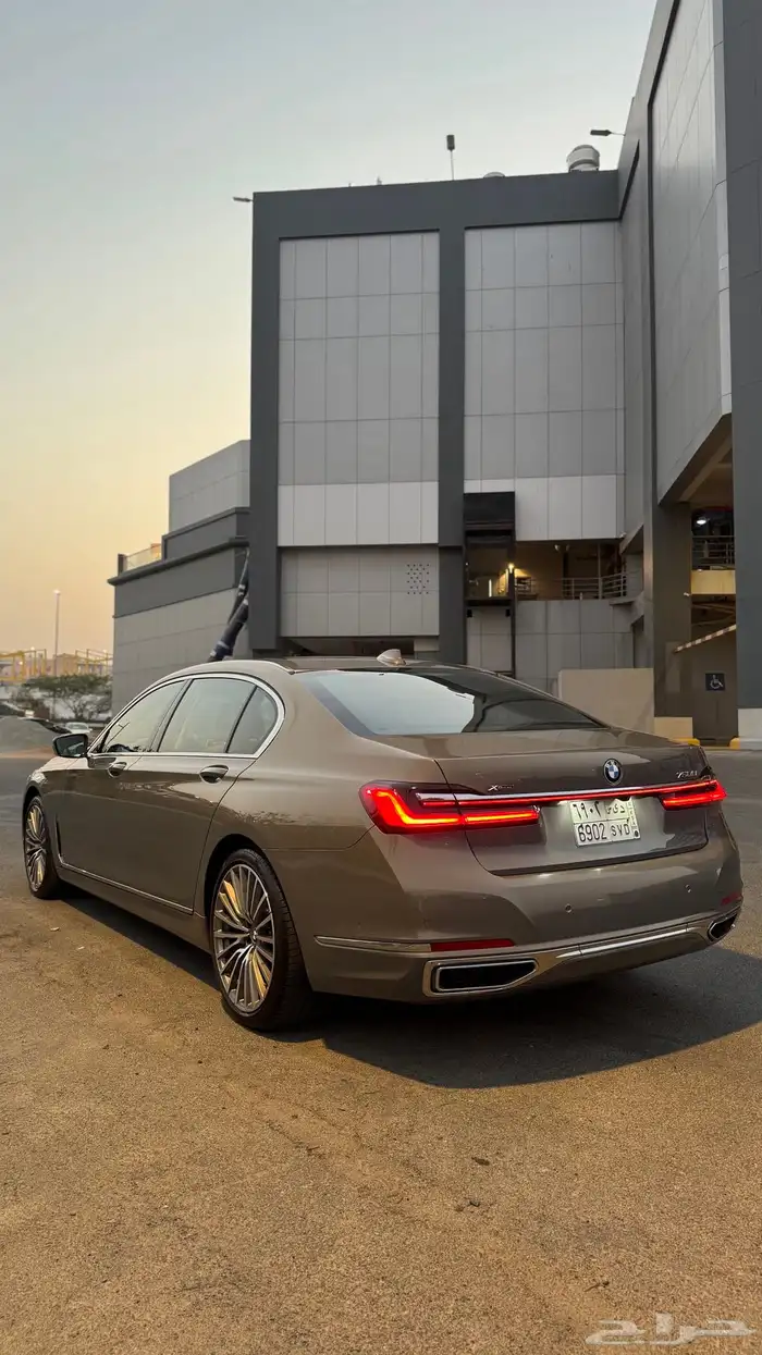 بي ام 2022 ( 750 ) 5