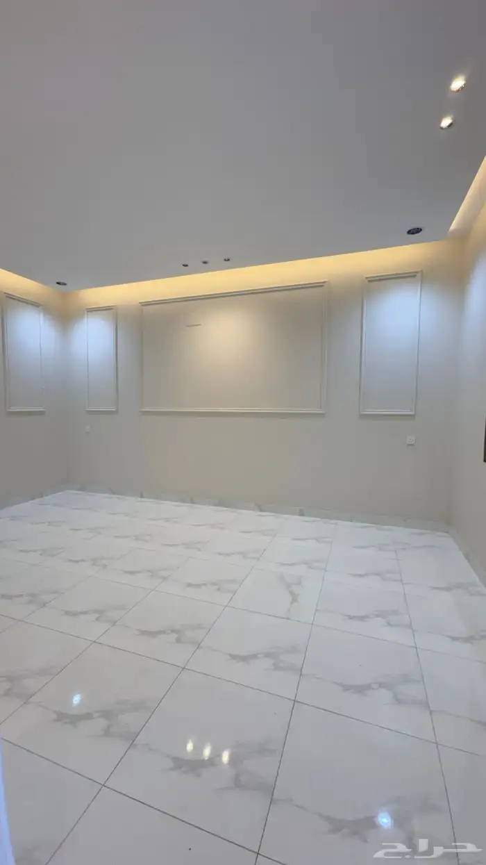 للبيع دور ارضى 6 غرف مع حوش من 550 الف بالخميس 5