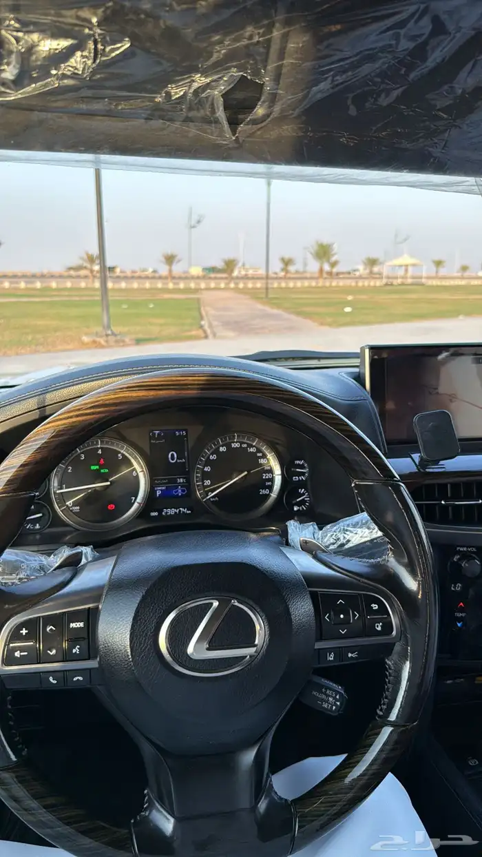 لكزس 2019 LX بلاك ايدشن 570 18