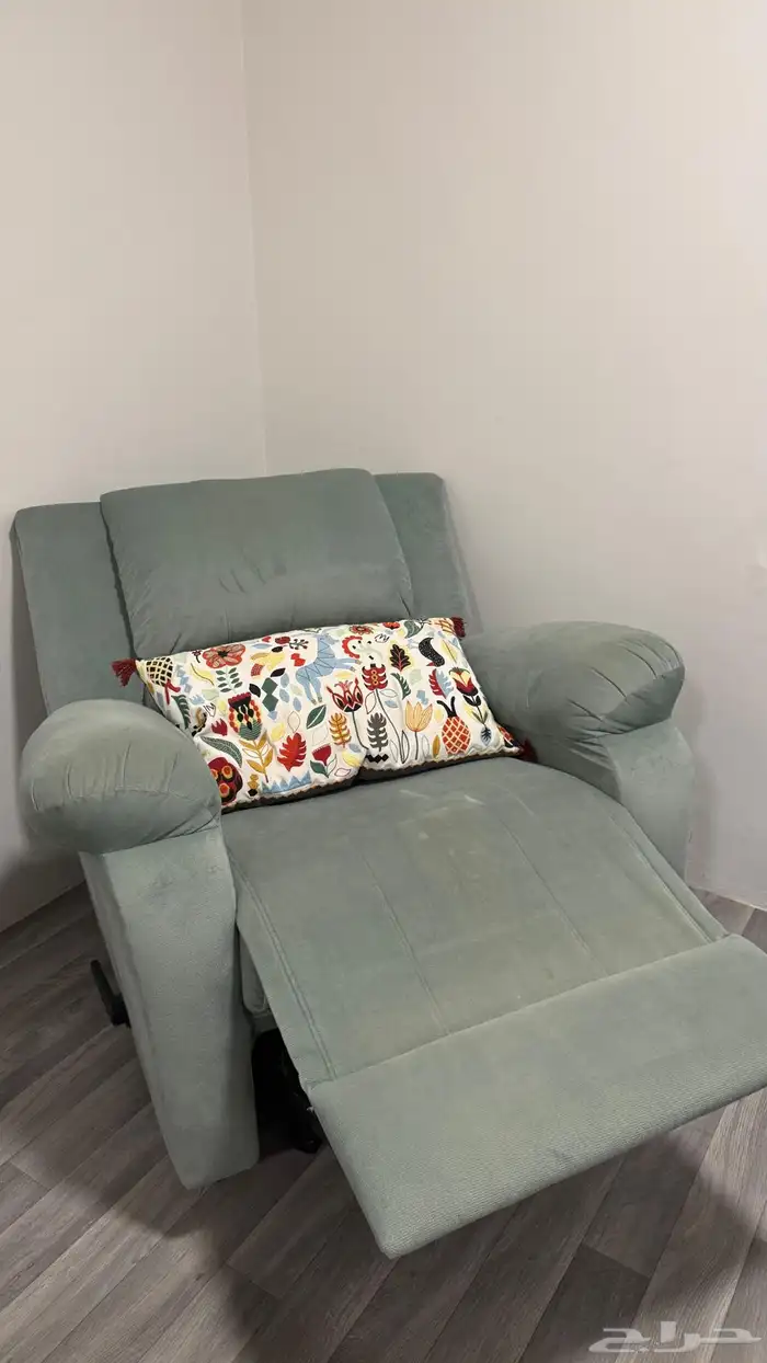 اثاث متنوع للبيع 2