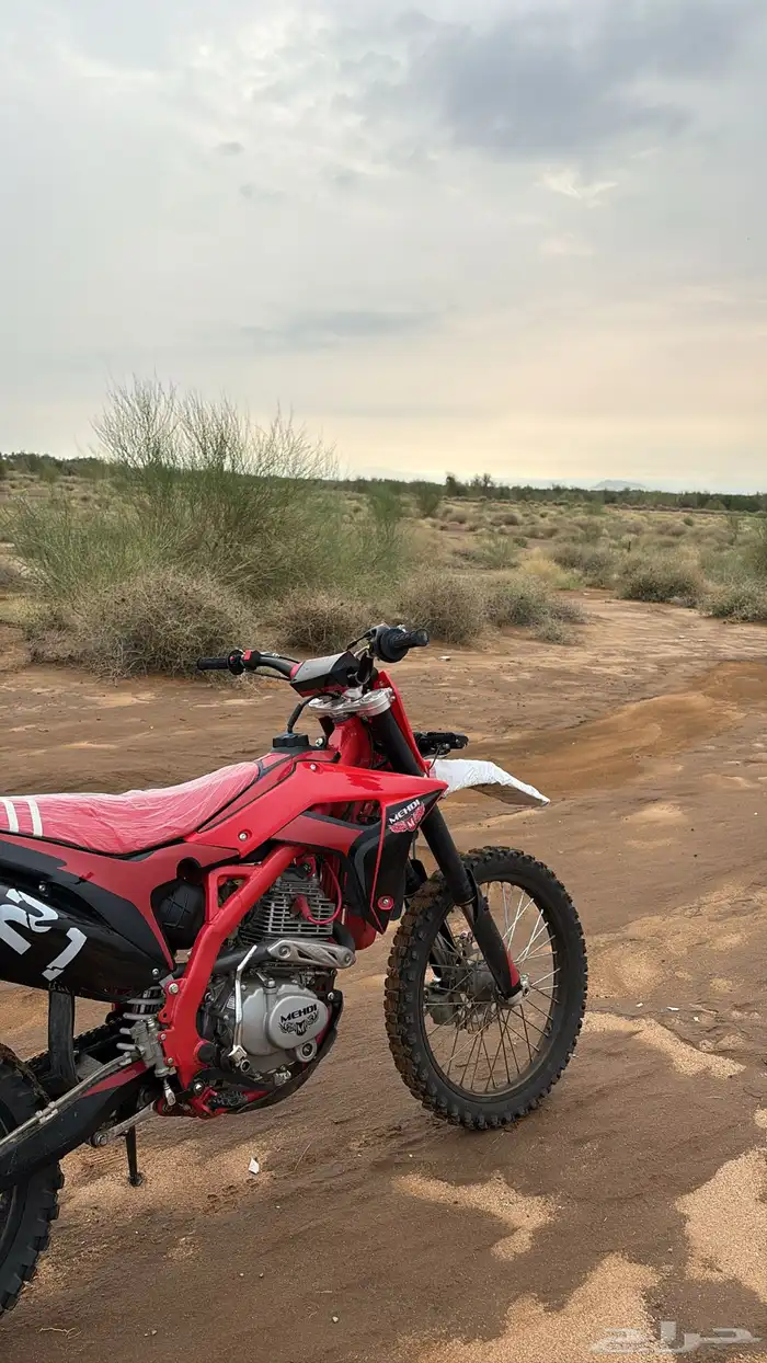 دباب صحراوي مديل 25 ماله سنه معايه نضيف جدا  ورقه الجمركيه 0