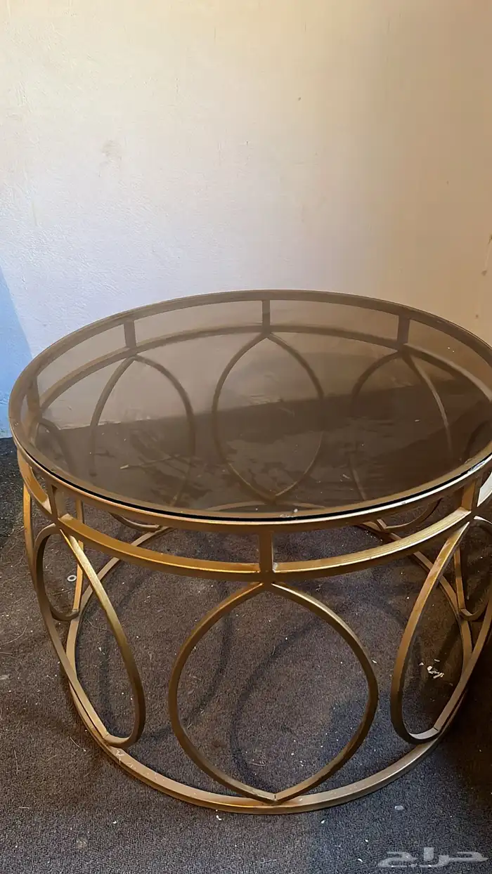 طاولة رئيسية كبيرة   4 طاولات خدمة 1