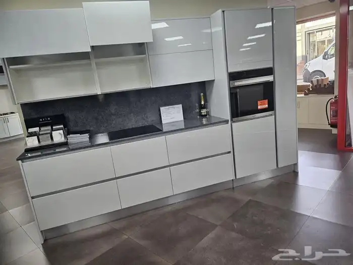 مطابخ مستوردة من بريطانيا صناعة امريكية موجود 3 متر واجهات 1