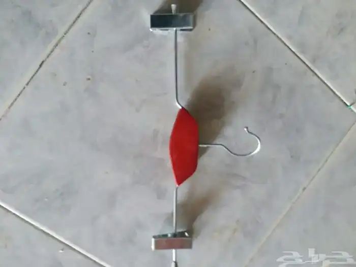 علاقيات ملابس بنطلون نظيفه 0