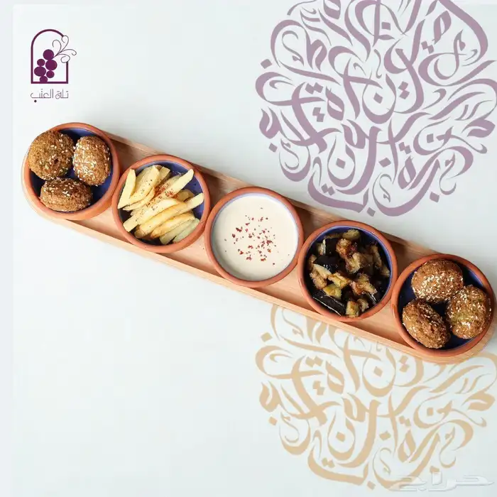 كاتبة محتوى اعلاني ومصممة جرافيك وادارة سوشل ميديا فويس اوفر 9