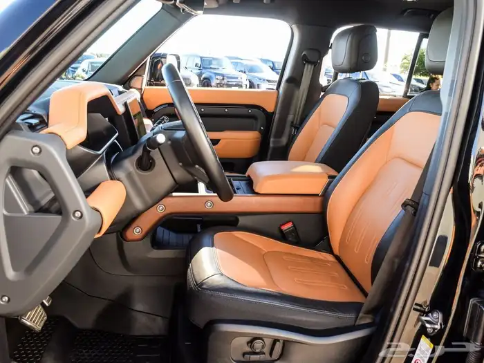 LAND ROVER DEFENDER X ديفيندر V6 BLACK 8