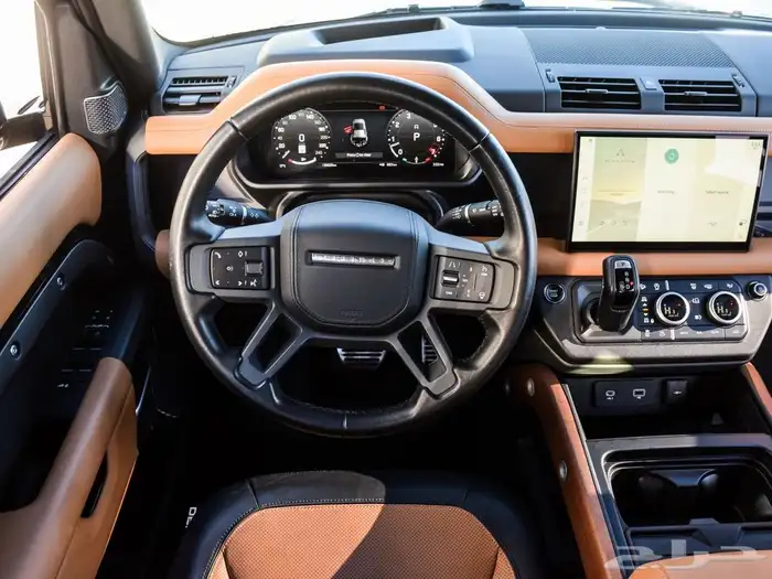LAND ROVER DEFENDER X ديفيندر V6 BLACK 7