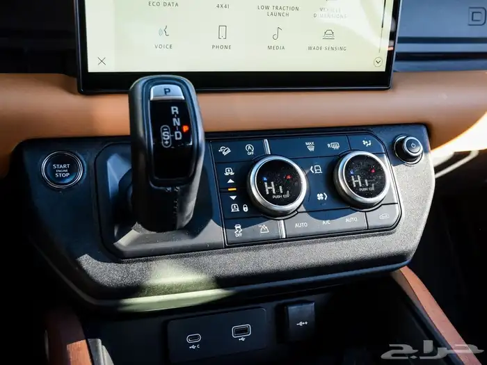 LAND ROVER DEFENDER X ديفيندر V6 BLACK 10