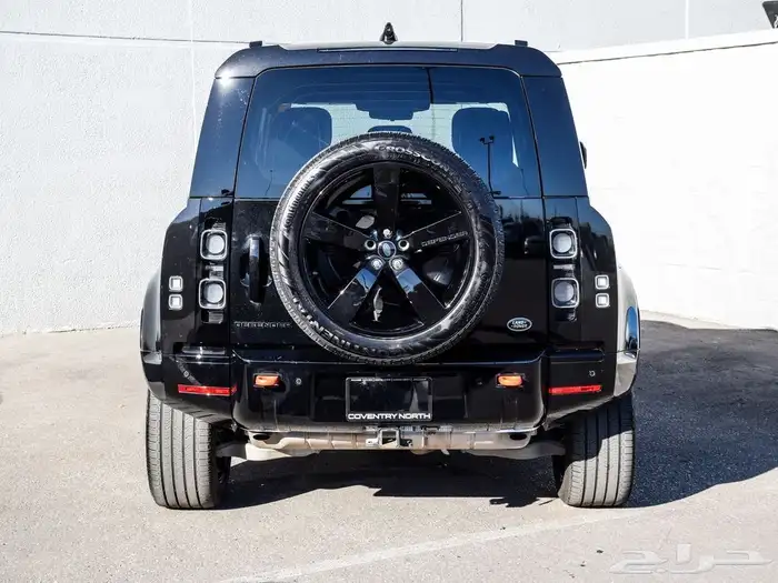 LAND ROVER DEFENDER X ديفيندر V6 BLACK 4