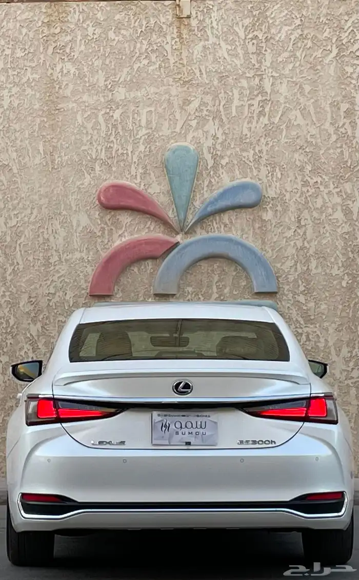 لكزس ES300h موديل 2022 9