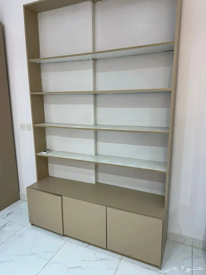 طاولات وارفف للبيع 3