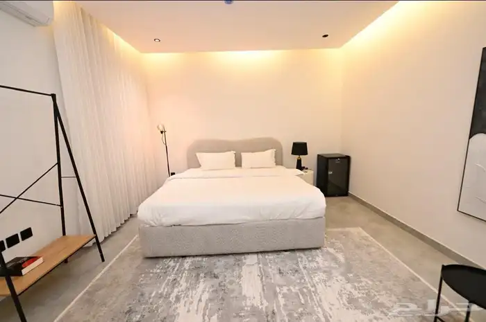 للبيع شقة مؤثثة بالكامل بحي العارض 7