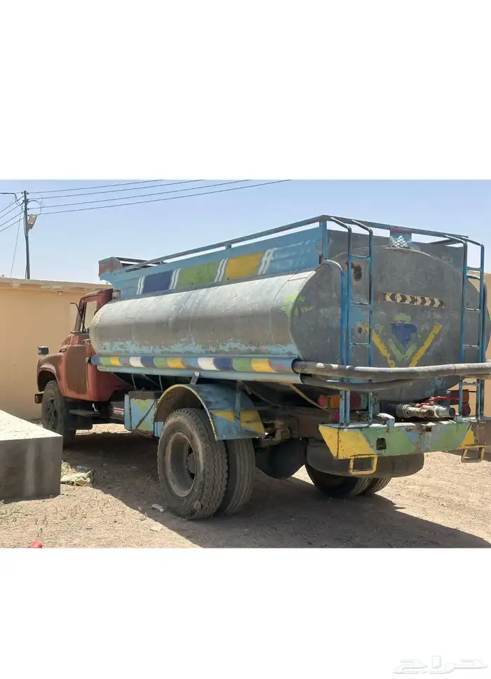 للبيع وايت تايوتا موديل 83 3