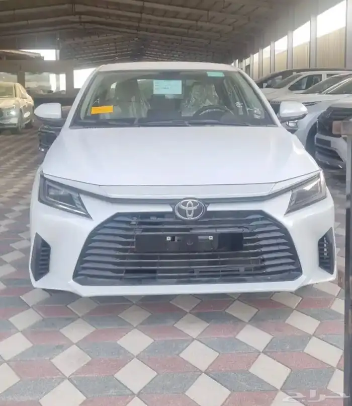 تويوتا يارس واي Y استندر 2026 لدى ابن ذياب للسيارات 0