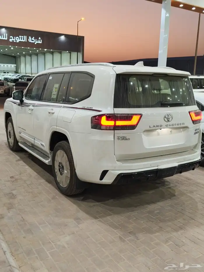 2025 ابيض  الساير 2