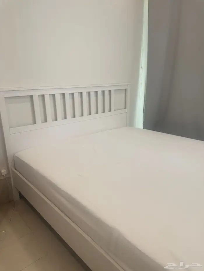 سرير خشب أصلي من إيكيا 1