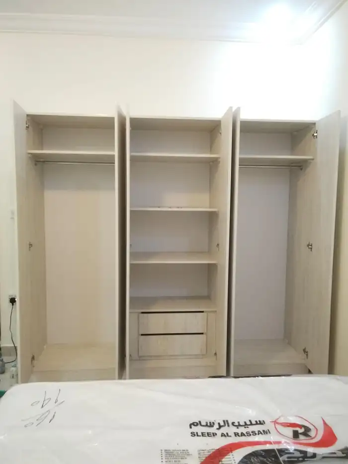 غرفة نوم كاملة  أثاث منزلي  سرير ودولاب وبطانيات 1