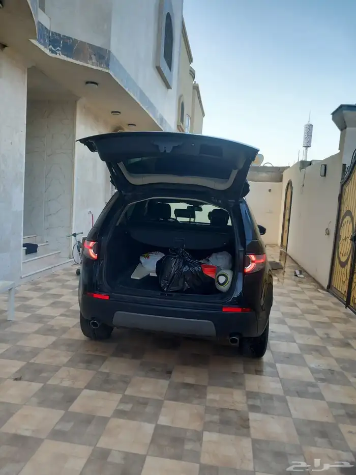 للبيع لاندروفر اسود سبورت دسكفري ديزل موديل 2018 17