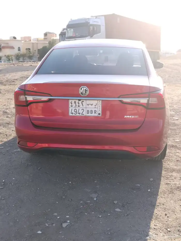 سياره ام جي 2022 نظيف خالي من الحوادث 4