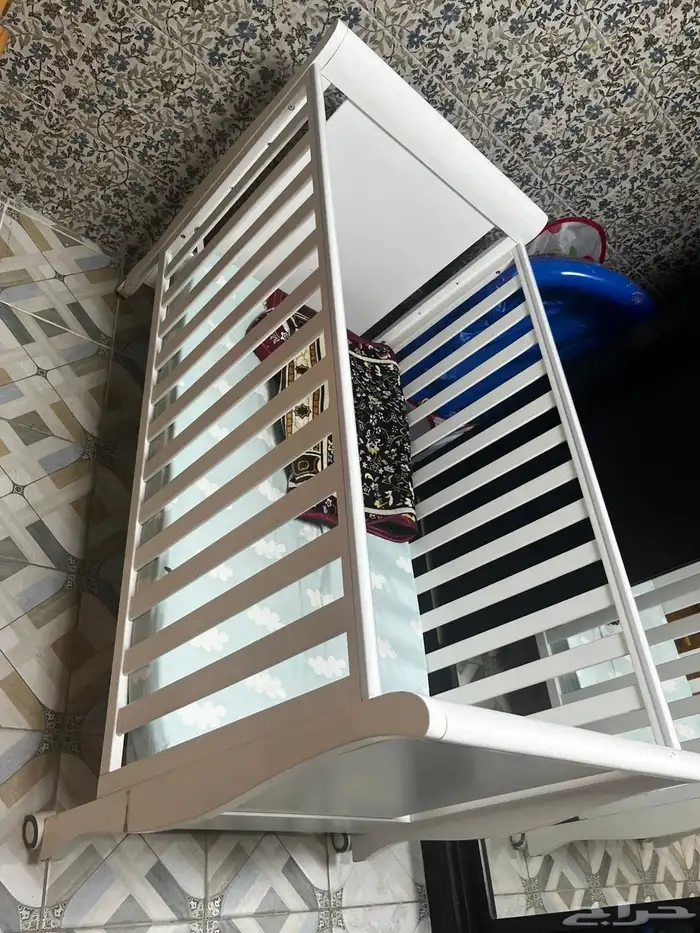 سرير أطفال 0