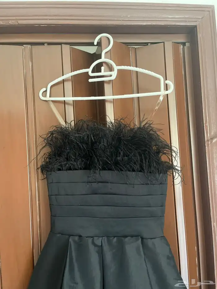 فستان اسود مقاس s نظيف لبسه واحدة 1