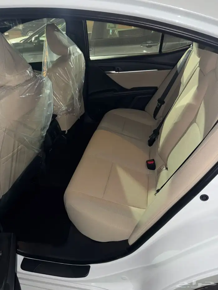 كامري ابيض E السعر 110 14