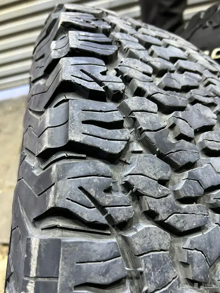 كفرات بي اف قودرتش نص حجري مقاس 285 70 17 15