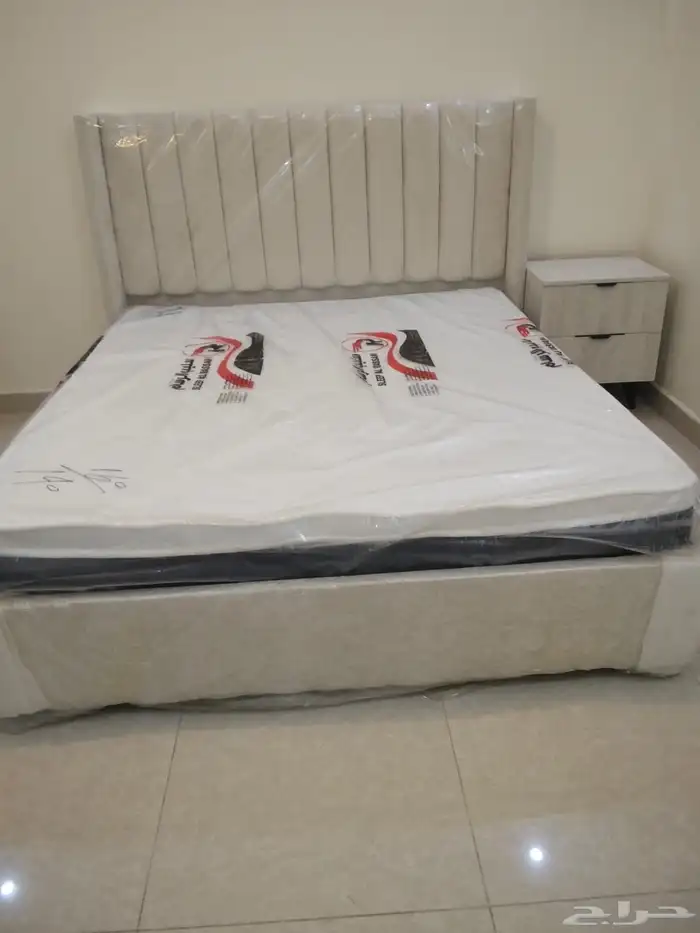 غرفة نوم كاملة  أثاث منزلي  سرير ودولاب وبطانيات 0