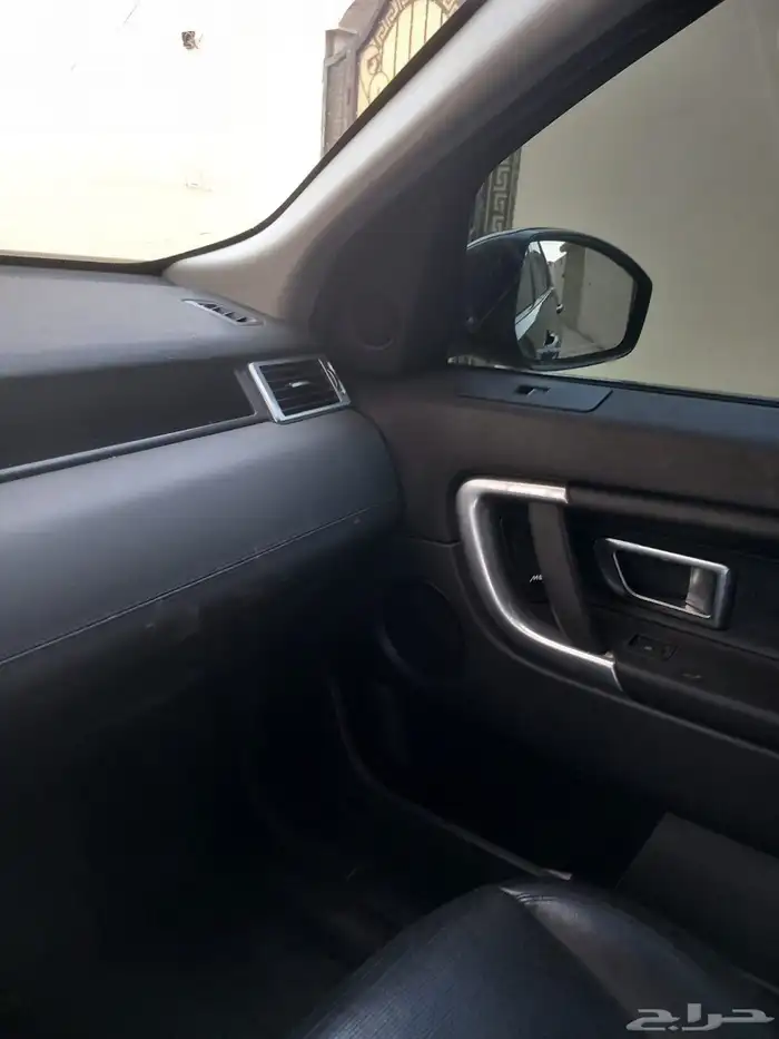 للبيع لاندروفر اسود سبورت دسكفري ديزل موديل 2018 22