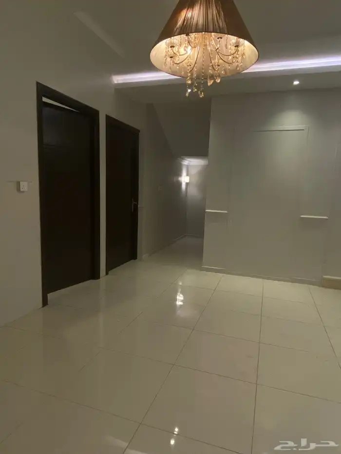 للايجار دور فله 3 غرف وصاله ومطبخ راكب ومجلس 8