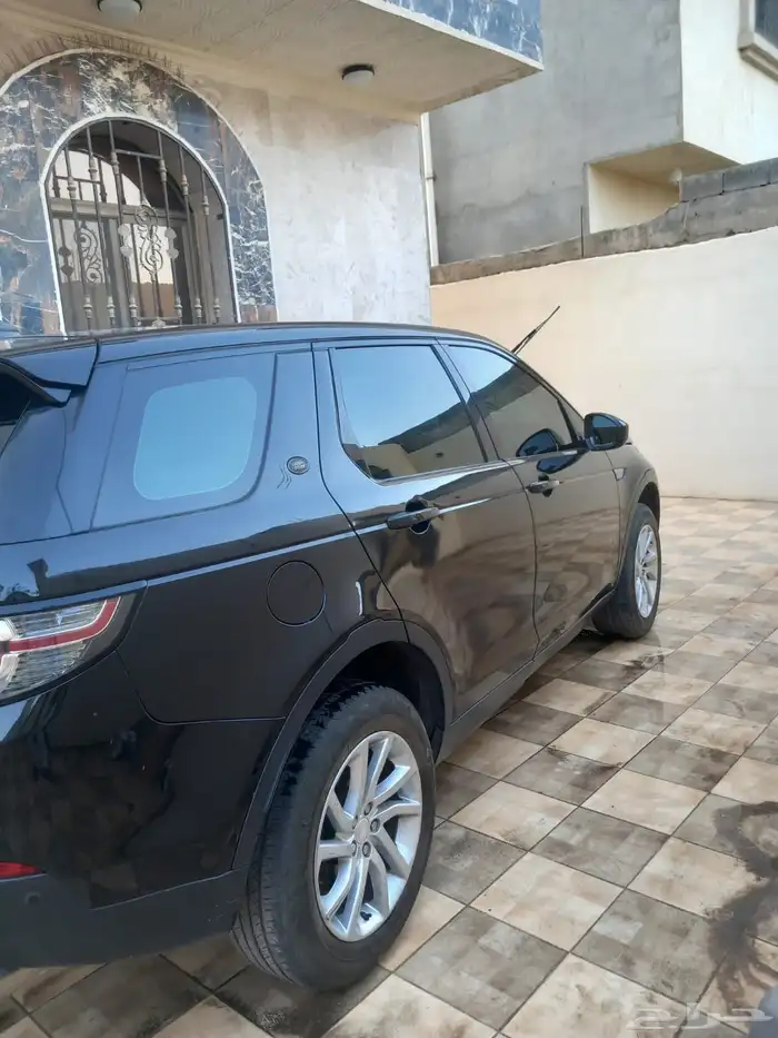 للبيع لاندروفر اسود سبورت دسكفري ديزل موديل 2018 10